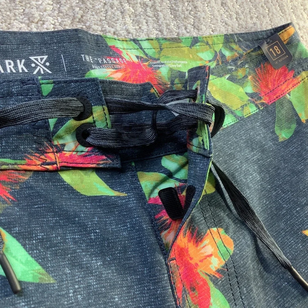 Roark The Passage La‎ Selva Hemp Blend Boardshorts Mens Size 30 Navy Floral NWT